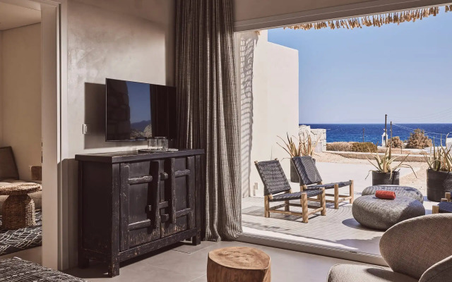 Serenity Suite Milos