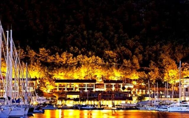 Martı Hemithea Hotel