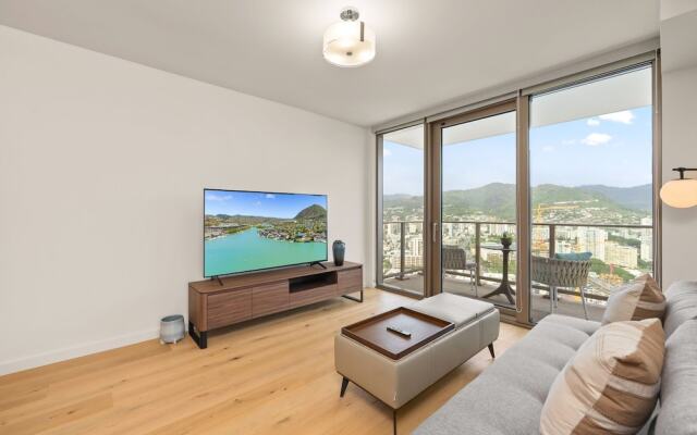Sky Ala Moana 4209 2 Bedroom Condo by RedAwning