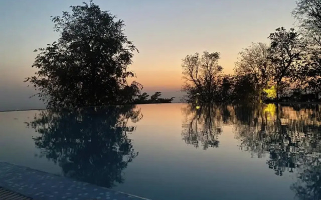 A Majestic and Luxurious Villa Overlooking the Ganges