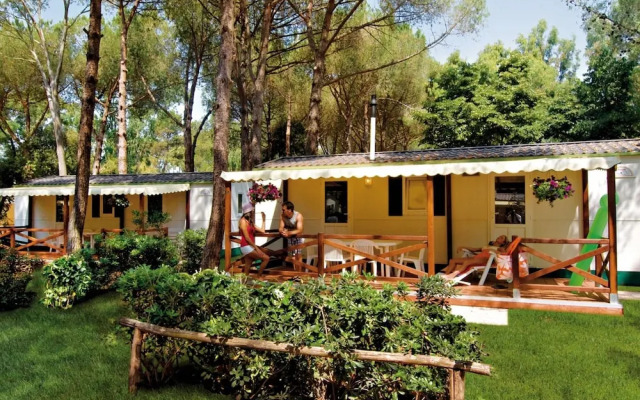 Belvilla by OYO Baia Domizia Villaggio Camping D4