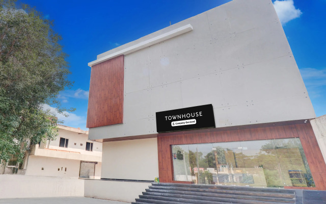 Townhouse Oak Army Aviation Base Jhansi