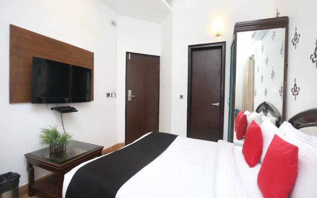 Capital O 5440 Hotel Le Monarque