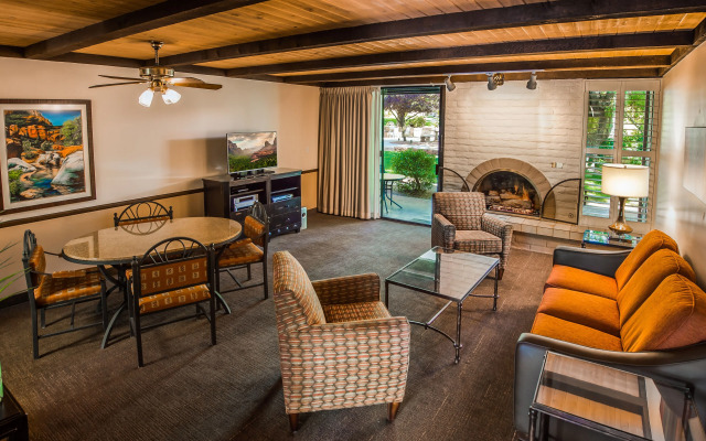 Arroyo Roble Resort at Oak Creek