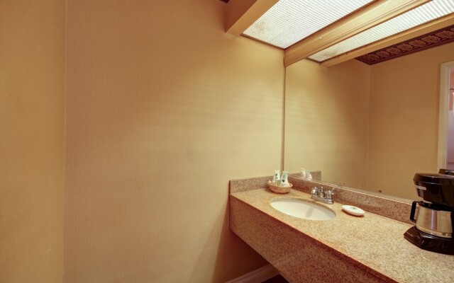 The Green Room Hotel