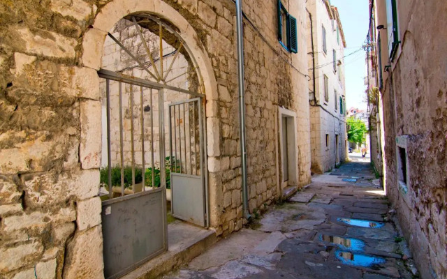 Luxury Old Town Suites