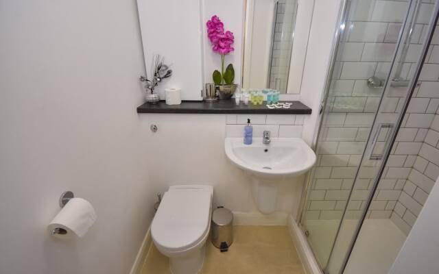 Lovely Modern Studio Apartment in Liverpool City