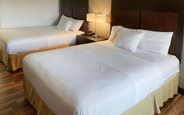 Econo Lodge near the Blue Ridge Parkway I-77