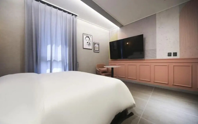 Changwon Jinhae Hotel Rian