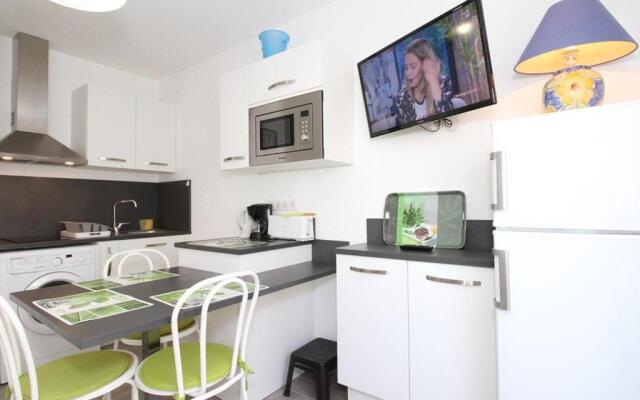 Appartement Balaruc-les-Bains, 1 pièce, 4 personnes - FR-1-553-125