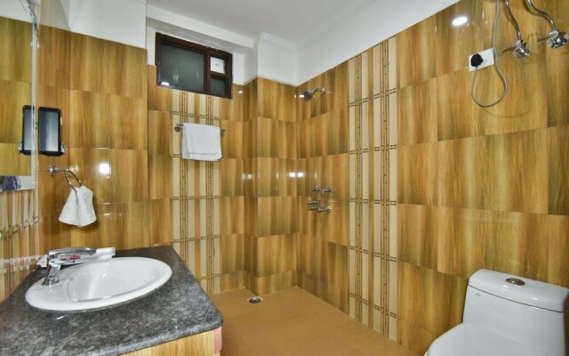 The Posh Hotel near Mall Road with Hassle Free Covered Parking