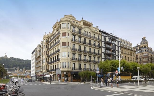 Apartment La Concha Suite 2 by FeelFree Rentals