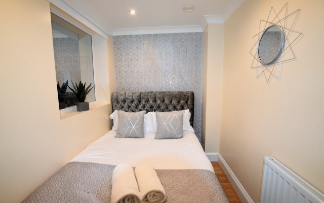 Your Apartment Meridian Place