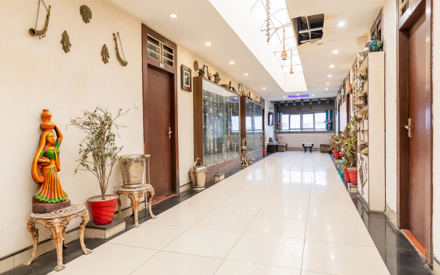Fabhotel Shree Regency