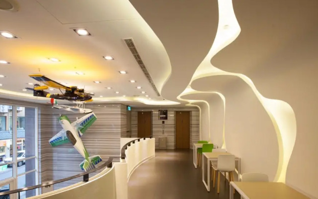 Yanold Fashion Spring House