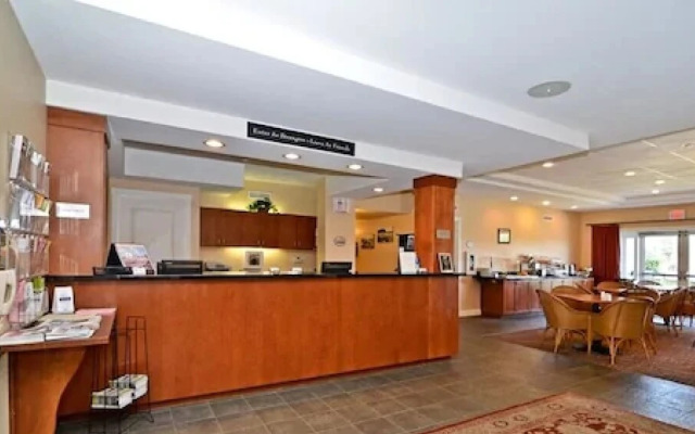 Rivertide Suites Hotel
