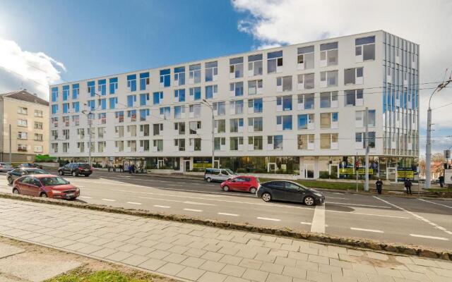 City Studio 1A - Courtyard View