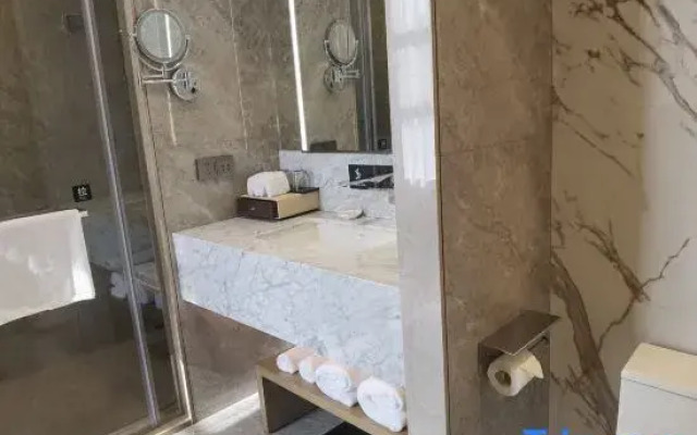 Yangjiang Changjiang International Hotel
