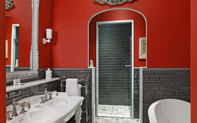 Saint James Paris - Relais & Chateaux