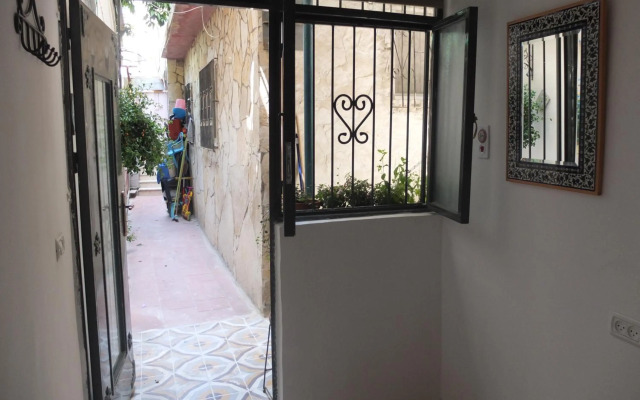 Central old stone Jerusalem apartment
