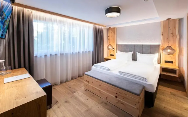 Hotel Tirol