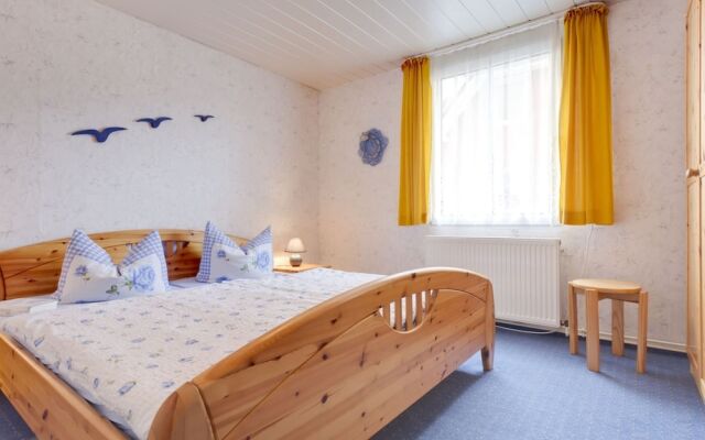 Sunny Coastal Stay in Zingst