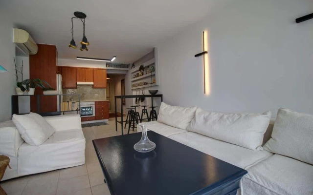 Villa Elias 1BR Upper Apt with Pool