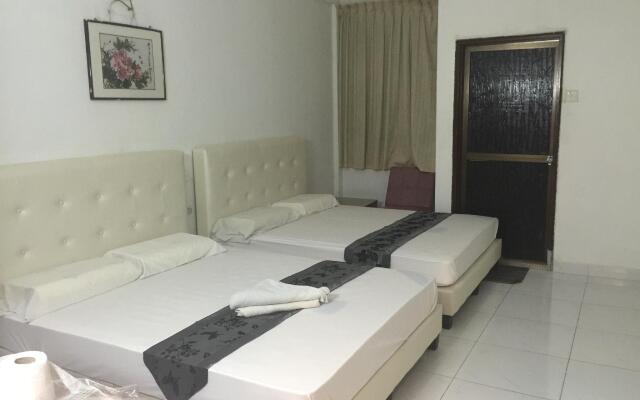 Lai Ming Hotel Cosmoland (SG Clean Certified)