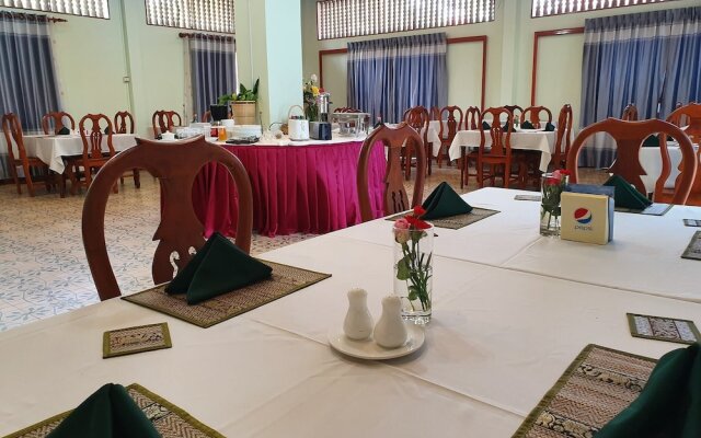 Sam Moon's Hotel Angkor Wooden House