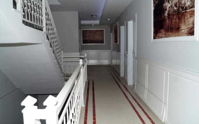 Apartments Flower Residence