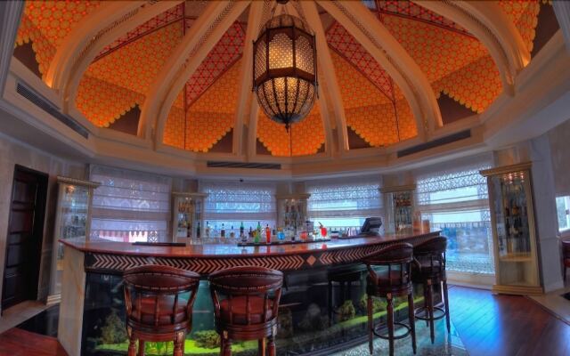 Orient Taj Hotel &Resort