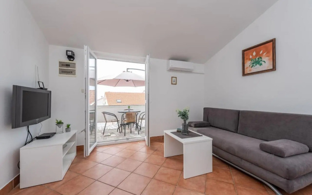 Vesna 2 city central apartment