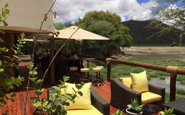 Tau Game Lodge