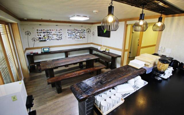 The Blossom Yeonnam Guesthouse