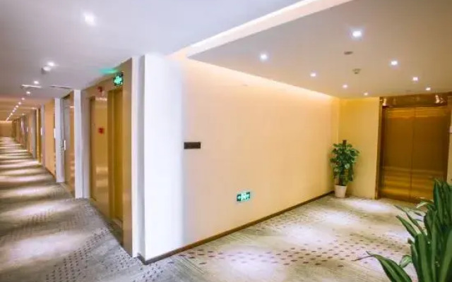 Xinli Hotel Tongxiang
