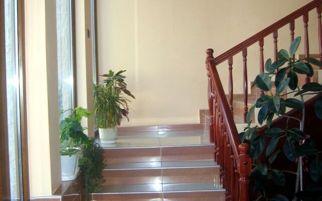 Hotel Mants II
