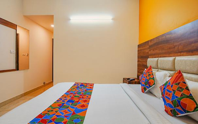 Fabhotel Greenwood Xpress Inn