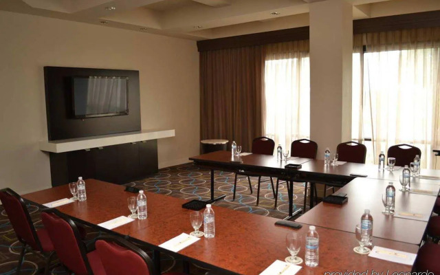 Doubletree by Hilton Houston Hobby Airport