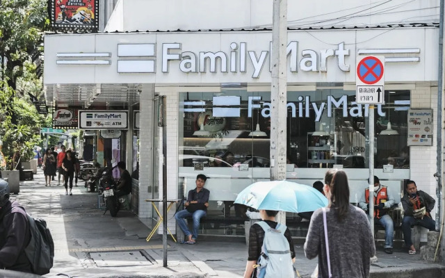 Clover Haus Sukhumvit 33 By Favstay