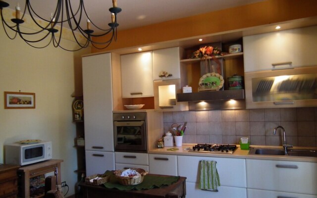 Apartment With one Bedroom in Viareggio, With Wonderful Mountain View