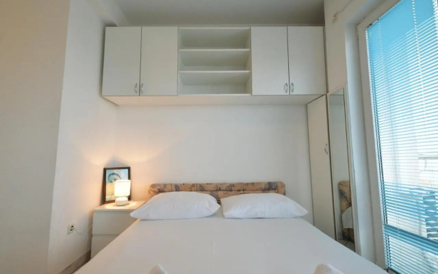 Apartman Mana, Murter