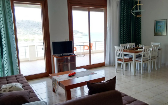 Tholos Bay Suites