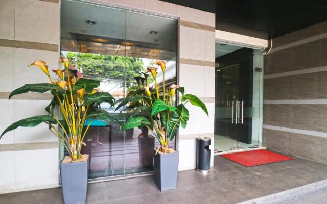 OYO 90244 Hotel Antara