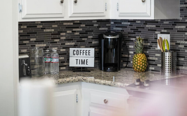 Cypress Serenity: 3Br Townhome With Garage, Private Patio, Community Pools (P33)
