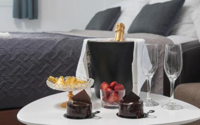 Anna Anton Apartment