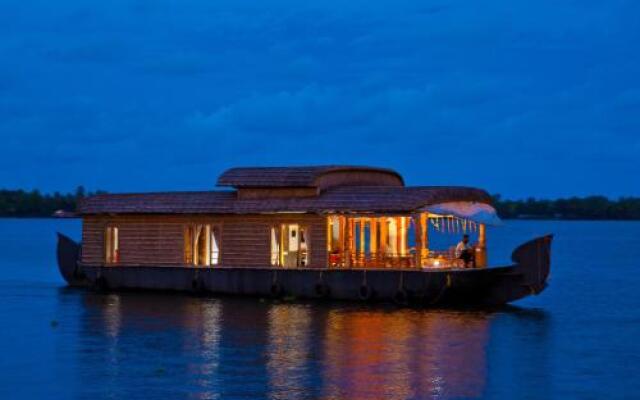 Abad Premium House Boat