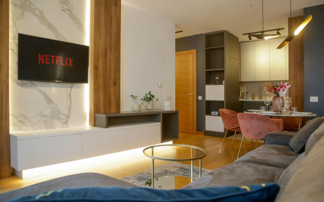 Supernova Royal Residence