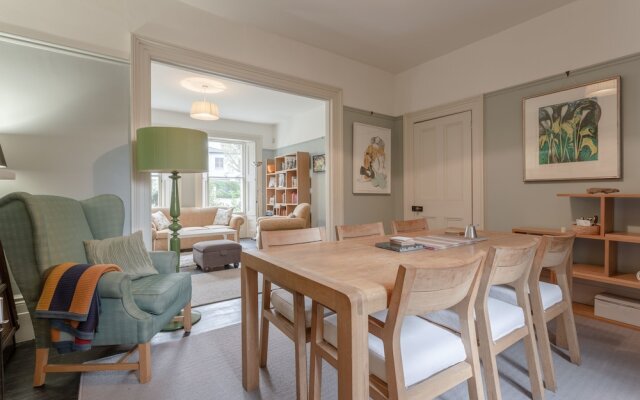 Cosy Brixton House With Great Transport Links
