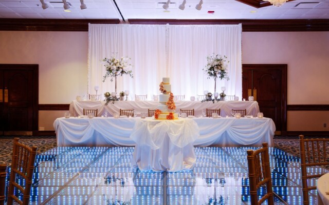 The Drake Oak Brook, Autograph Hotels