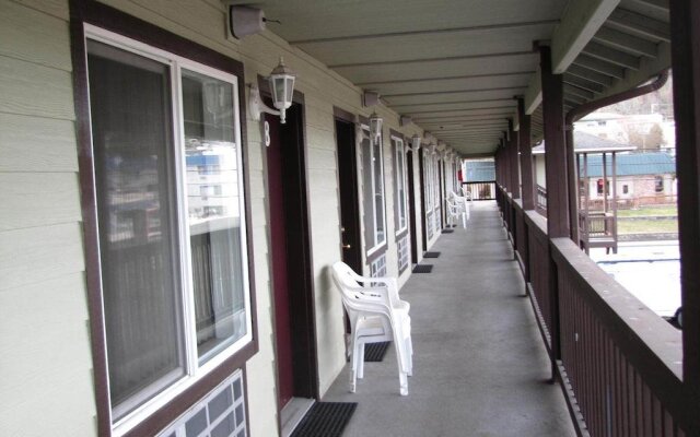 Cascade Inn